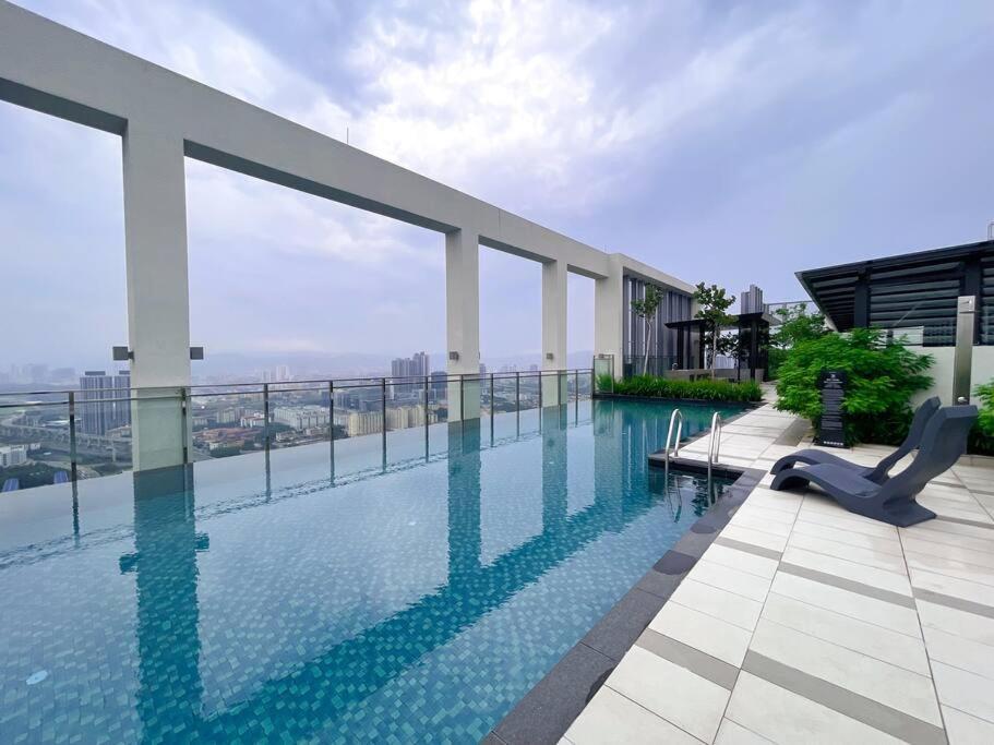 The Little Series - View - 7 Pax *